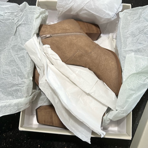 BP Nolly Western Type Taupe Booties size 9 - Picture 7 of 9